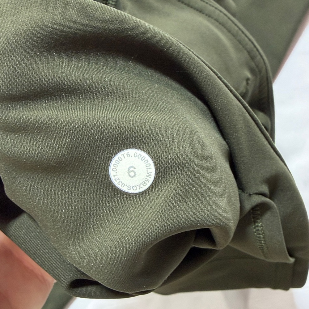 Lululemon olive green leggings size 6 - Picture 4 of 10